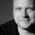 <strong>Arne Öhme, Lead Level Designer.</strong><br>
Als gelernter Fotograf arbeitete Arne in Deutschland zunächst als Werbefotograf, interessierte sich aber schon immer für Videospiele und die Entwicklung von Heimcomputern. 2001 heuerte er bei EA Phenomic an und arbeitete dort als Story- und Kampagnen-Designer an Spielen wie Spellforce und Battleforge mit. 2009 verschlug es ihn schließlich nach Kanada zu Eidos Montreal, wo er Senior Level Designer für Thief wurde. Danach arbeitete er an allen Spielen des Tomb-Raider-Reboots mit.