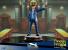 Protagonist Phoenix Wright kommt als als sehr detailliert gestaltete Figur von First4Figures zu Ruhm und Ehre. Die Statue fängt den Stil aus dem Gerichtssaal von Phoenix Wright: Ace Attorney – Dual Destinies ein.