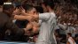 Der walisische Stürmer Gareth Bale von Real Madrid freut sich in FIFA 18 mit seinen Fans. Individuelle und vom Spieler kontrollierbare Jubelszenen tauchten erstmals in FIFA 09 auf.