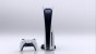 Sonys Playstation 5 und einer der neuen Controller.