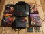 In den hübsch gestalteten Atari-Jaguar-Packungen schlummerten neben dem Modul und der Anleitung oftmals kleine Pappkärtchen. Diese klemmte man über die kleine Tastatur des Joypads und konnte anhand der Symbole auf den ersten Blick erkennen, welche Taste welche Funktion auslöste.