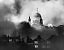 Das Bild der St. Pauls Cathedral während des zweiten Weltkriegs ging in die Geschichte ein, als die Kuppel sich aus dem Rauch der gefallenen Bomben hob.