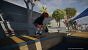Skateboarder rollt auf eine Rail zu, um einen Grind hinzulegen.&nbsp;