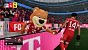 Ganz neu: Maskottchen sorgen neben dem Platz für Stimmung und jubeln mit den Spielern.
