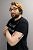 Ich kam das erste Mal mit sechs Jahren mit einem MMORPG in Berührung – natürlich mit World of Warcraft: Classic auf dem PC meiner Schwester. Dieses Genre begleitet mich also seit ich die Kapazität zu denken entwickelt habe. Im Laufe der Jahre habe ich im Endeffekt auch alle Ableger mitgenommen – von richtigen Blockbustern wie Final Fantasy 14 über Free-to-play-Dinger wie NosTale bis hin zu Nischen-Produkten, von denen noch nie jemand etwas gehört hat, wie Guild Wars 2 – Sorry, Matze!Und auch nach all den Jahren, nach all den Spielen, freue ich mich immer noch über jeden neuen Release und bin bei (fast) jedem Launch an vorderster Front dabei. Es gibt für mich einfach kein vergleichbares Gefühl, wie mit Hunderten, Tausenden oder gar Millionen anderen Spielern gleichzeitig eine neue Welt zu erkunden – sei es eine brandneue Welt oder eben eine Erweiterung für eins der MMO-Urgesteine.Leider sind MMORPGs mittlerweile nicht mehr ganz so beliebt wie früher, weswegen es nur noch selten wirklich hochkarätige – oder zumindest interessante – Releases gibt. Über die Einstellung des neuen Ghostcrawler-MMOs bin ich beispielsweise immer noch ziemlich traurig – aber möglicherweise schafft es Riot Games ja, das Genre mit ihrem MMO wiederzubeleben. Das soll ja immerhin erscheinen, bevor der erste Mensch auf dem Mars spaziert. Allzu lange kann es also nicht mehr dauern. (Daniel Link)