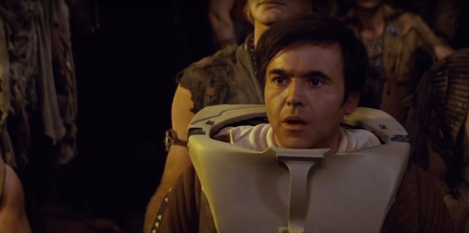 Chekovs Gesicht entgleist, als er Khan in „Star Trek: der Film“ augenblicklich erkennt. Dabei ist der Offizier dem Supermenschen nie persönlich begegnet! <br> <br> &nbsp;