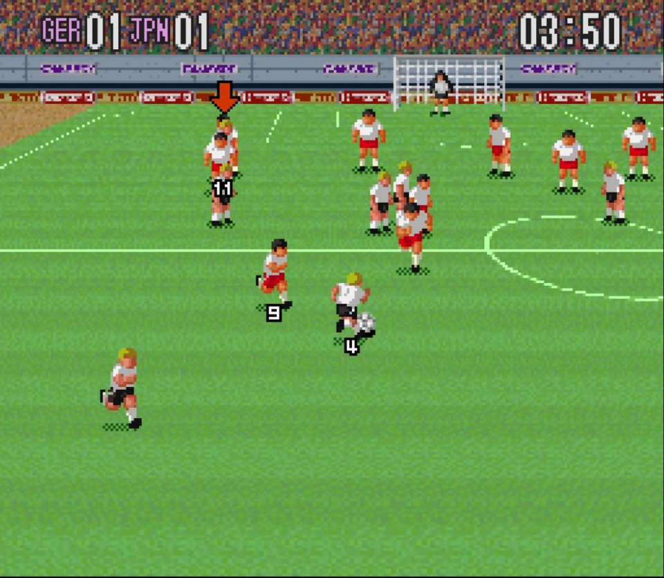 Super Soccer für das Super Nintendo punktete 1991 mit seiner ansprechenden 3D-Grafik und der ungewöhnlichen Kameraperspektive, die das Geschehen mitten auf dem Platz einfing.<br> &nbsp;