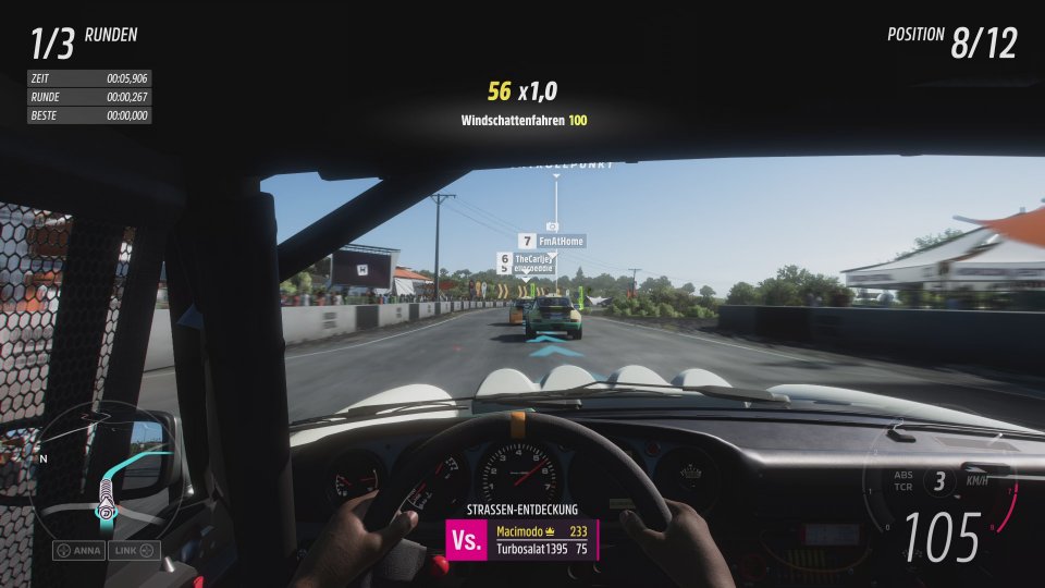 <strong>Ab ins Cockpit: </strong>Neben individuellen Schwierigkeitsoptionen gibt es natürlich auch einige Kameraperspektiven, unter anderem aus dem Cockpit.&nbsp;