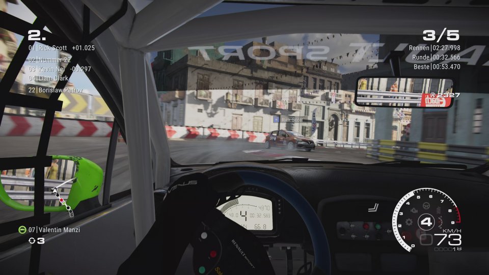 <strong>Zig Profis auf Abwegen:</strong> In der Profi-Liga Grid scheint Autofahren keine weit verbreitete Stärke zu sein. Unfälle und unvorhersehbare Ausfälle sind im Motorsport natürlich ein spannendes Element, wenn man das aber übertreibt, dann wird es schnell lächerlich.