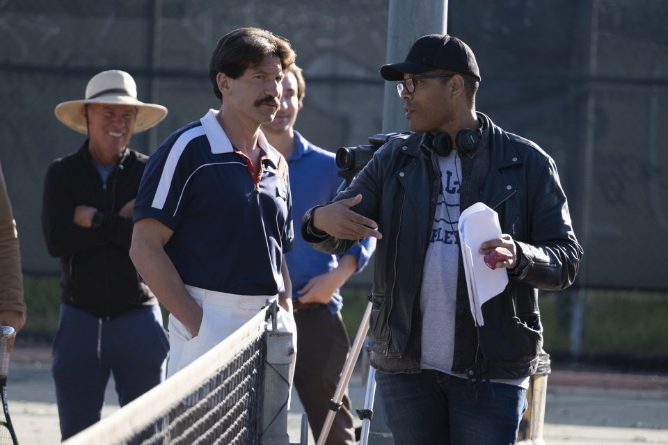 <strong>Hinter den Kulissen: </strong>Regisseur Reinaldo Marcus Green im Gespräch mit Schauspieler Jon Bernthal ('The Punisher', 'Baby Driver', 'The Walking Dead')