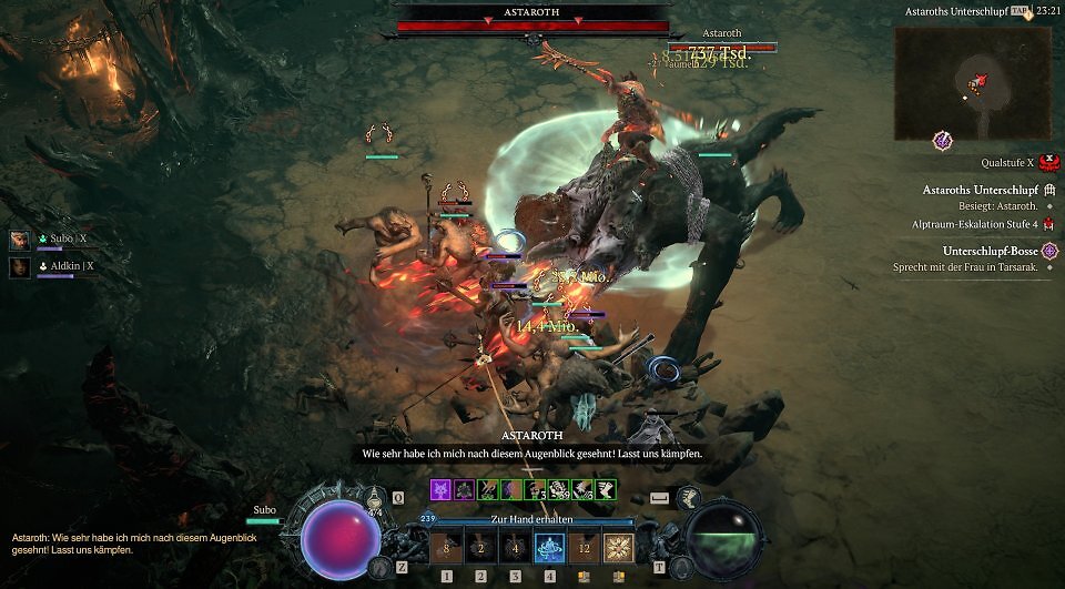 Ingame-Screenshot aus Diablo 4: Lord of Hatred während einer Alptraum-Eskalation der Stufe 4 auf der Schwierigkeitsstufe Qualstufe X. Die Charakter-Gruppe bekämpft den Boss Astaroth, der auf einer großen vierbeinigen Kreatur reitet. Auf dem Bildschirm sind Schadenszahlen im Millionenbereich (z.B. 11,4 Mio.) zu sehen. Das Interface am rechten Rand zeigt die Aufgaben "Astaroths Unterschlupf: Besiegt Astaroth" an.