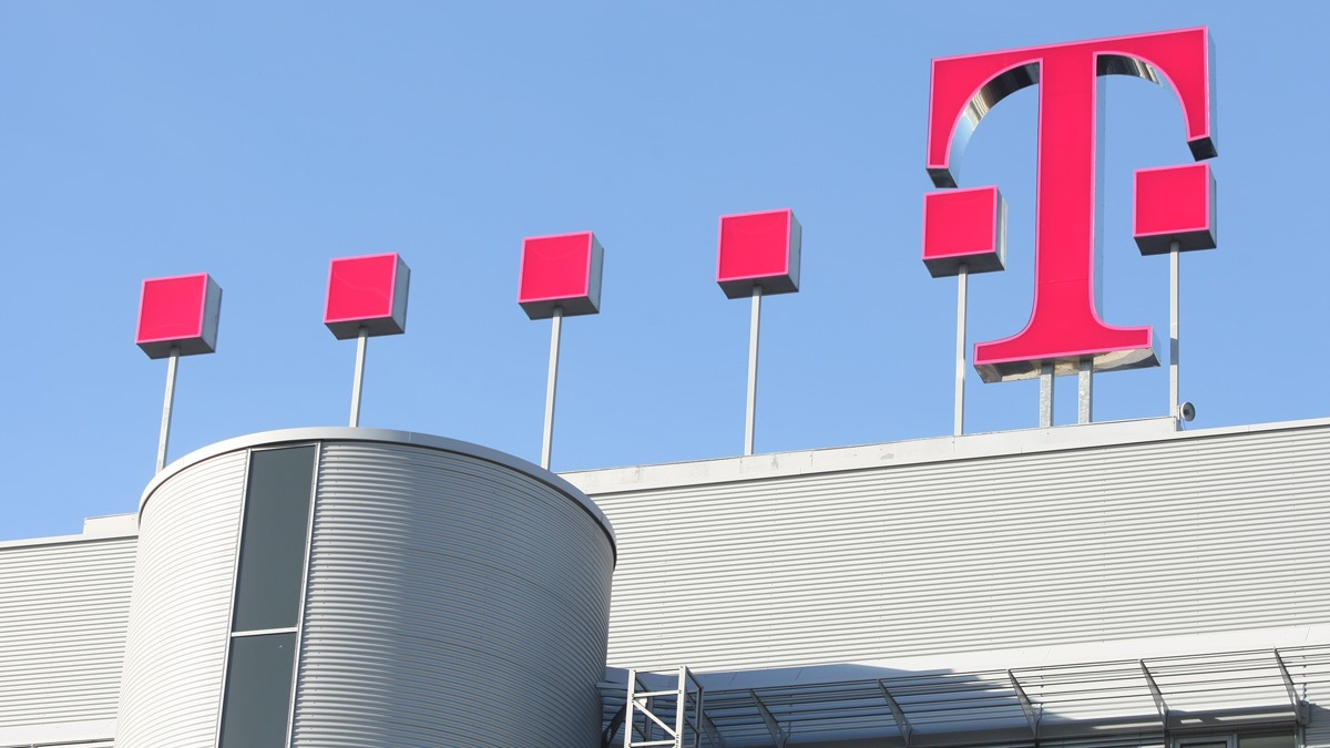 Sie nehmen uns die Freiheit - und wir klatschen: Ein Kommentar zu Netzneutralität, der Playstation 4 und der Telekom
