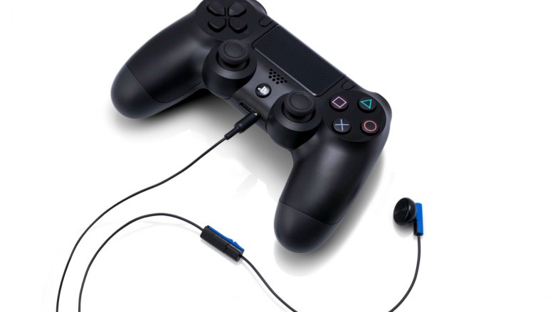 Das beiliegende Mono-Headset der Playstation 4 fällt vor allem durch billige Verarbeitung auf. Wir haben uns daher Alternativen angesehen und getestet.