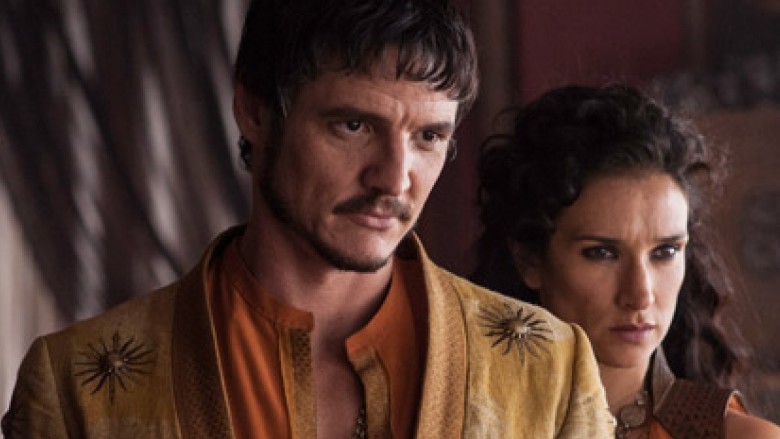 Oberyn Martell sorgt für neuen Wind in Game of Thrones: Er und das restliche Ensemble bekriegen sich in der Fantasyserie weiterhin bis aufs Blut. Wir haben einen Blick in die erste Folge der neuen Staffel geworfen!