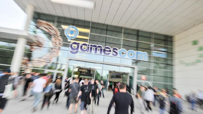 Ihr wollt auf die Gamescom 2014? Messe-Experte Sandro verrät euch die wichtigsten Regeln und gute Tipps, wie ihr das Mega-Event heil übersteht!