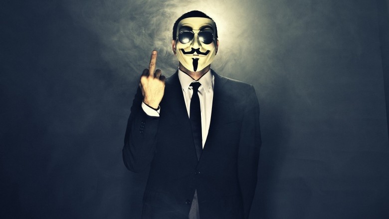 Hacker geben sich martialisch - und manchmal entwickeln sie sich zu Whistleblowern und Helden der Freiheit. Doch die Daten sollten von verantwortungsvollen Journalisten durchsucht werden, nicht von aufmerksamkeitsgeilen Boulevard-Blogs!